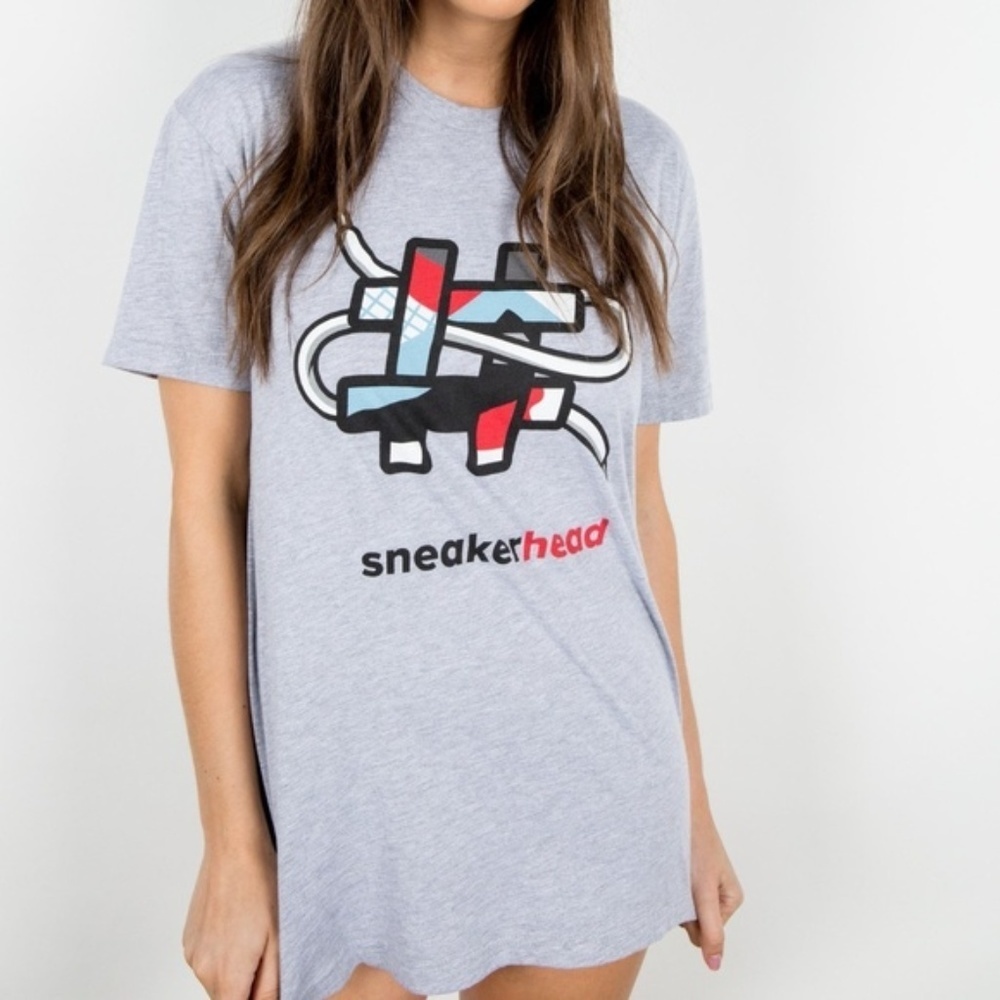 GRAPHIC TEE SHIRT